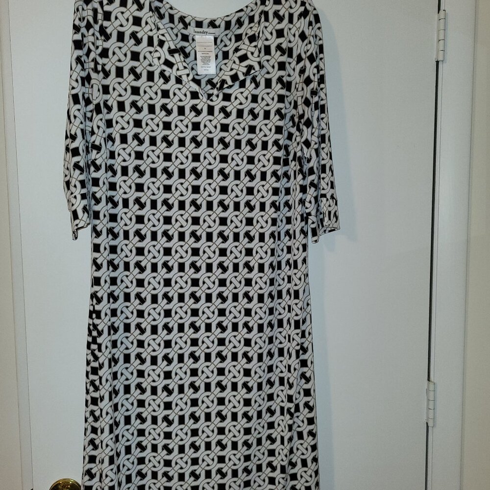 LAUNDRY Brand Chain Print Dress Size (M)